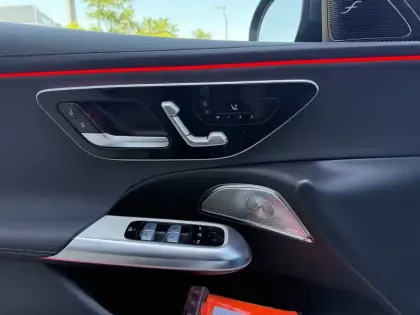 Photo 42 Mercedes Classe E  Break 300 e Hybrid EQ 9G-Tronic