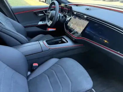 Photo 18 Mercedes Classe E  Break 300 e Hybrid EQ 9G-Tronic