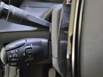 Photo 25 Peugeot 208  BlueHDi 100 S&S BVM6