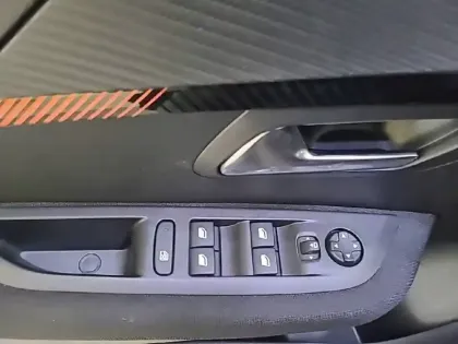 Photo 29 Peugeot 208  BlueHDi 100 S&S BVM6