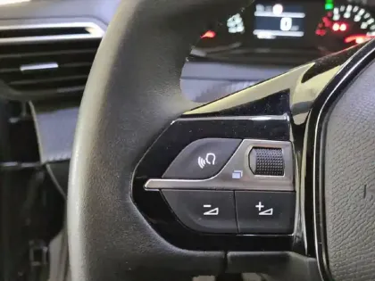 Photo 26 Peugeot 208  BlueHDi 100 S&S BVM6