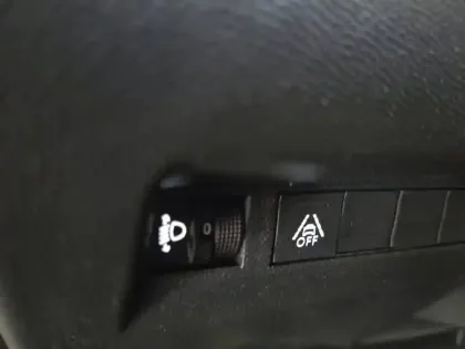 Photo 28 Peugeot 208  BlueHDi 100 S&S BVM6