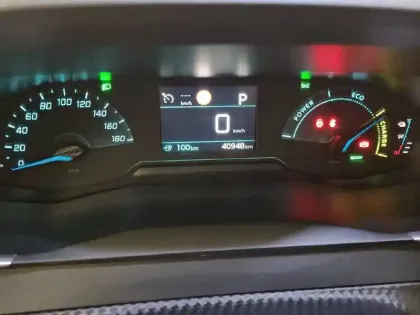 Photo 29 Peugeot 2008  Electrique 136 ch