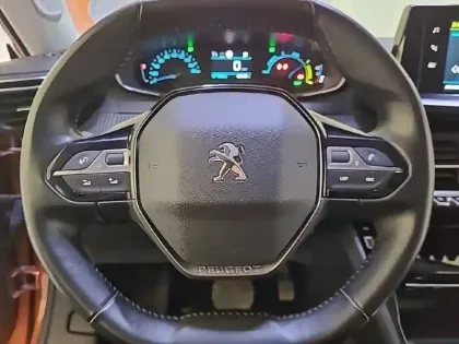 Photo 28 Peugeot 2008  Electrique 136 ch