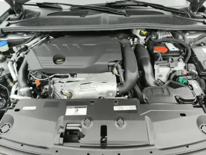 Photo 6 Peugeot 308  PHEV 180 e-EAT8 Allure Pack