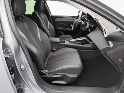 Photo 8 Peugeot 308  PHEV 180 e-EAT8 Allure Pack