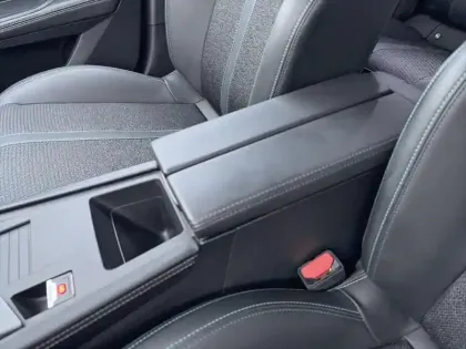 Photo 21 Peugeot 308  SW PHEV 180 e-EAT8 Allure Pack