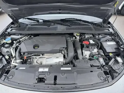 Photo 6 Peugeot 308  SW PHEV 180 e-EAT8 Allure Pack