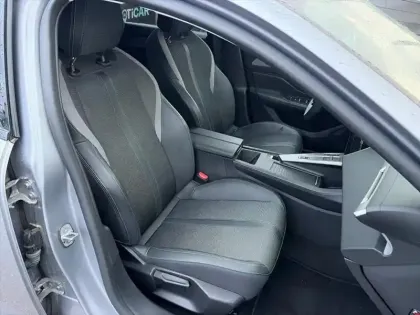 Photo 8 Peugeot 308  SW PHEV 180 e-EAT8 Allure Pack