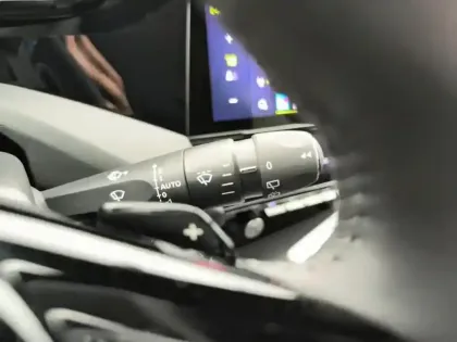 Photo 16 Peugeot 308  PHEV 180 e-EAT8 Allure Pack