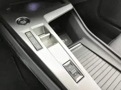 Photo 23 Peugeot 308  PHEV 180 e-EAT8 Allure Pack