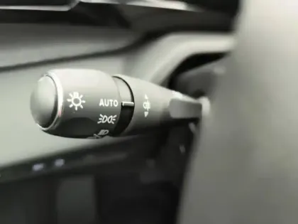 Photo 17 Peugeot 308  PHEV 180 e-EAT8 Allure Pack