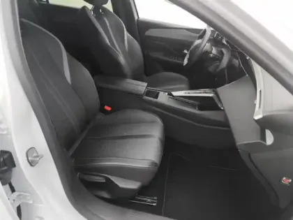 Photo 8 Peugeot 308  PHEV 180 e-EAT8 Allure Pack