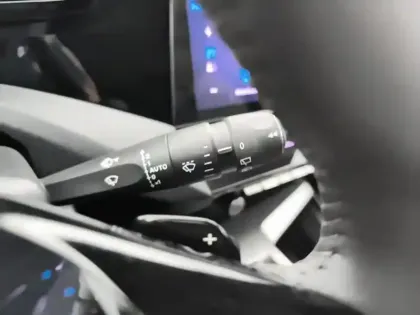 Photo 16 Peugeot 308  PHEV 180 e-EAT8 Allure Pack