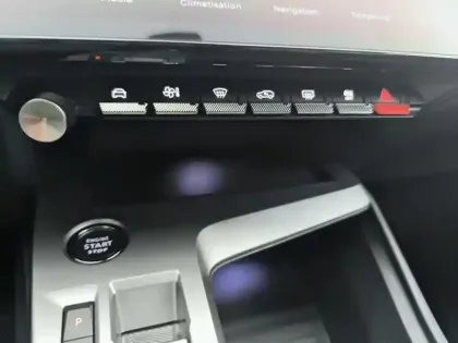 Photo 12 Peugeot 308  PHEV 180 e-EAT8 Allure Pack