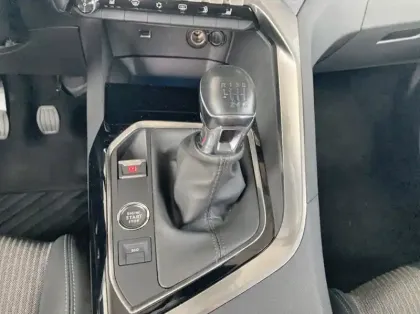 Photo 7 Peugeot 3008 1.5 BlueHDi 130ch S&amp;S Allure Pack