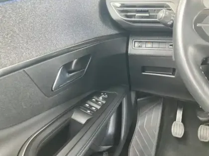 Photo 5 Peugeot 3008 1.5 BlueHDi 130ch S&amp;S Allure Pack