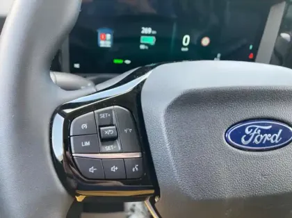 Photo 15 Ford Transit Courier Fourgonnette Electrique 100 kW 136ch Trend