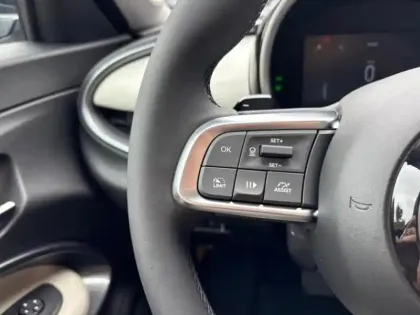 Photo 12 Fiat 600  1.2 Hybrid 100ch La Prima DCT6