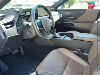 Photo 14 Lexus Es  300h Luxe MY25 Tpano Sieg chauf/ventil/cuir GPS Camera