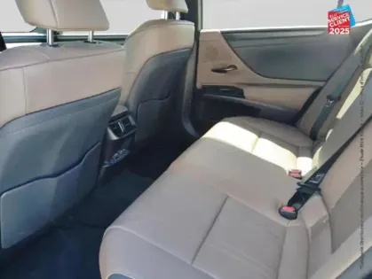 Photo 10 Lexus Es  300h Luxe MY25 Tpano Sieg chauf/ventil/cuir GPS Camera