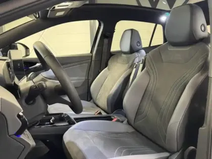 Photo 8 Volkswagen Id.5  286ch Pro 77kWh Life Max