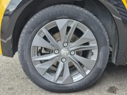 Photo 13 Peugeot 208  e- 136ch Allure