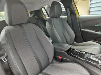 Photo 10 Peugeot 208  e- 136ch Allure