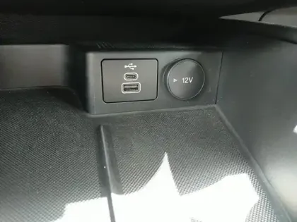 Photo 14 Ford Kuga  2.5 Duratec 190ch FHEV Titanium BVA i-AWD