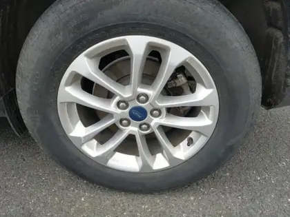 Photo 12 Ford Kuga  2.5 Duratec 190ch FHEV E85 Titanium BVA