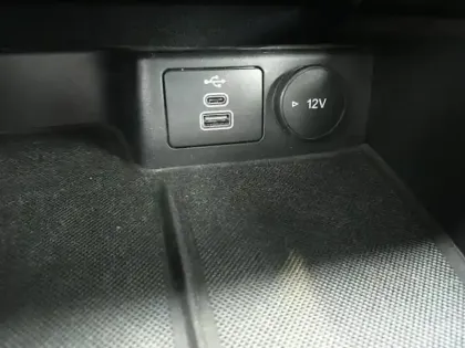 Photo 13 Ford Kuga  2.5 Duratec 190ch FHEV E85 Titanium BVA