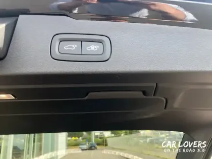 Photo 27 Volvo V60  B4 197 ch DCT7