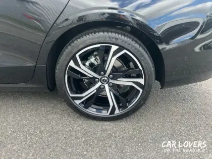 Photo 7 Volvo V60  B4 197 ch DCT7