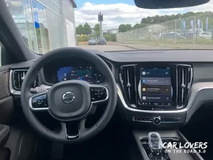 Photo 8 Volvo V60  B4 197 ch DCT7