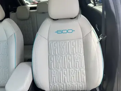 Photo 80 Fiat 600 e 54 kWh 156 ch