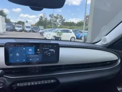 Photo 44 Fiat 600 e 54 kWh 156 ch