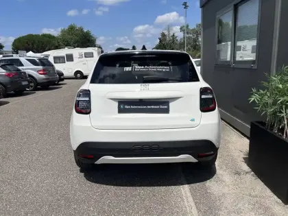 Photo 60 Fiat 600 e 54 kWh 156 ch