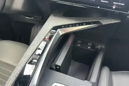 Photo 45 Peugeot 3008  Hybrid 136 e-DCS6