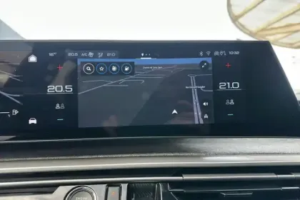 Photo 41 Peugeot 3008  Hybrid 136 e-DCS6