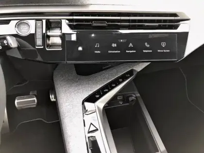 Photo 35 Peugeot 5008  Hybrid 145 e-DCS6