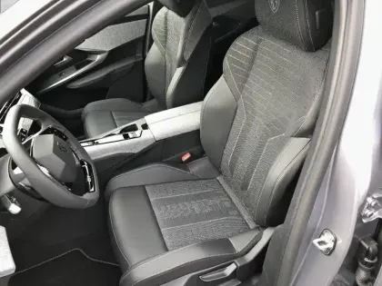 Photo 31 Peugeot 5008  Hybrid 145 e-DCS6