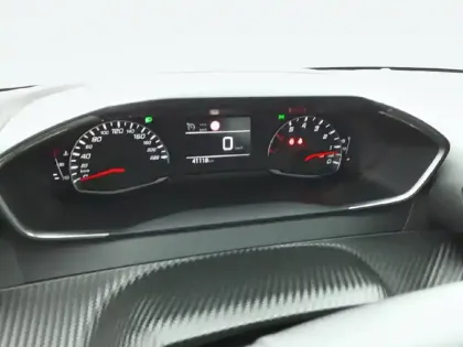 Photo 31 Peugeot 208  PureTech 75 S&S BVM5