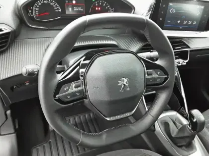 Photo 30 Peugeot 208  PureTech 75 S&S BVM5