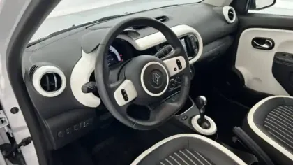 Photo 17 Renault Twingo  III Achat Intégral - 21