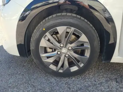 Photo 10 Peugeot 208  Electrique 50 kWh 136ch