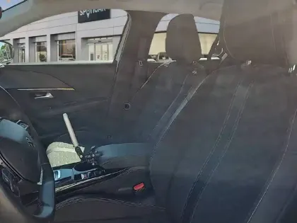 Photo 8 Peugeot 208  Electrique 50 kWh 136ch