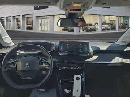 Photo 7 Peugeot 208  Electrique 50 kWh 136ch