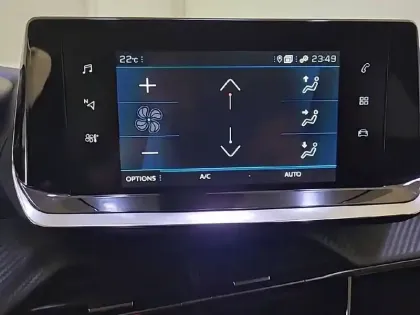 Photo 49 Peugeot 2008  PureTech 100 S&S BVM6