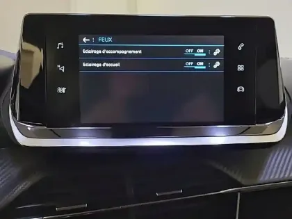 Photo 52 Peugeot 2008  PureTech 100 S&S BVM6