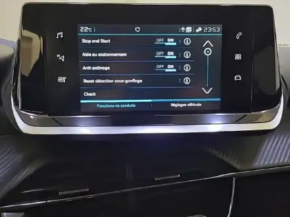 Photo 50 Peugeot 2008  PureTech 100 S&S BVM6
